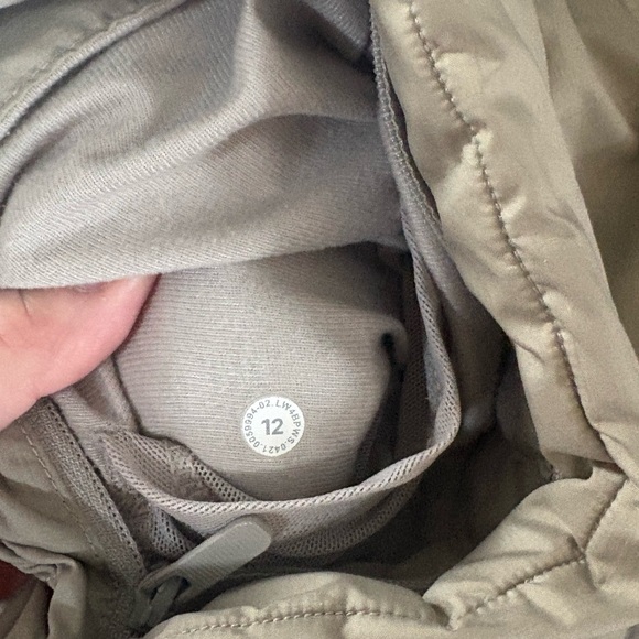 Lululemon Tan/Taupe Wunder Puff Jacket Size 12 - Picture 11 of 14